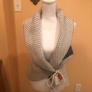 Cute H & M sleeveless sweater.